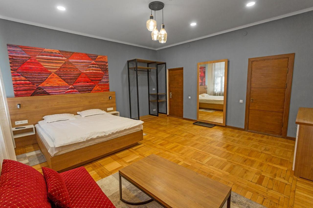 Albergue Koisha Bishkek Exterior foto