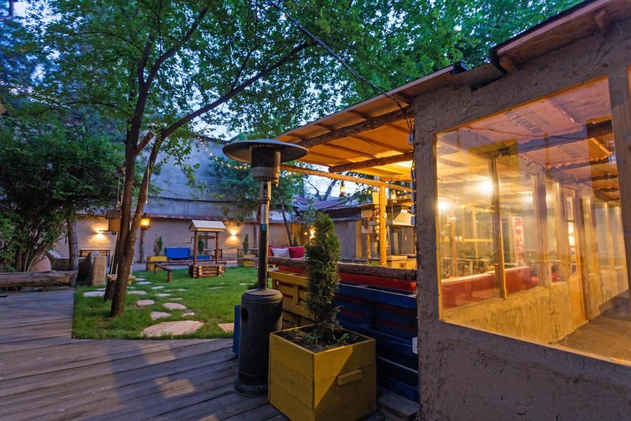 Albergue Koisha Bishkek Exterior foto