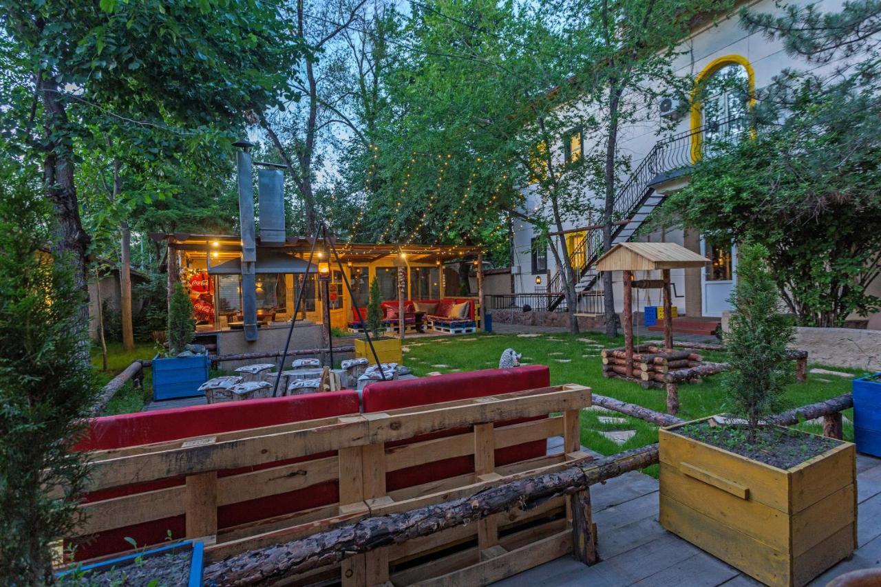 Albergue Koisha Bishkek Exterior foto