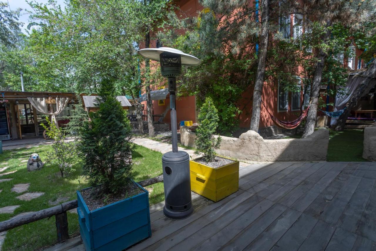 Albergue Koisha Bishkek Exterior foto